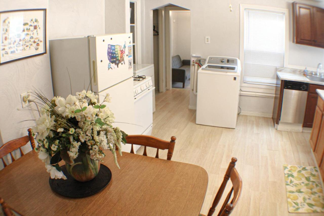 3 Bedroom Southside Pad - Sleeps 8 - Amazing Location พิตต์สเบิร์ก ภายนอก รูปภาพ