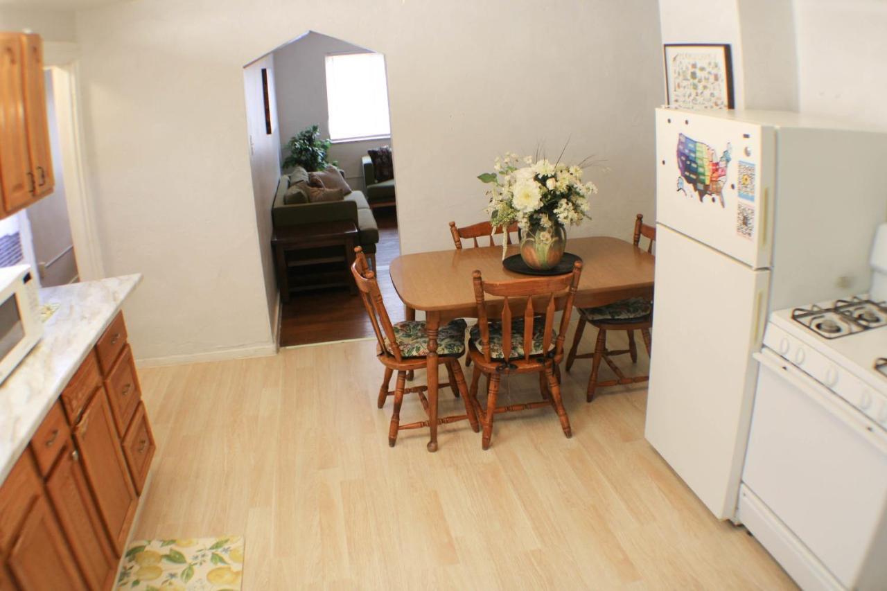 3 Bedroom Southside Pad - Sleeps 8 - Amazing Location พิตต์สเบิร์ก ภายนอก รูปภาพ