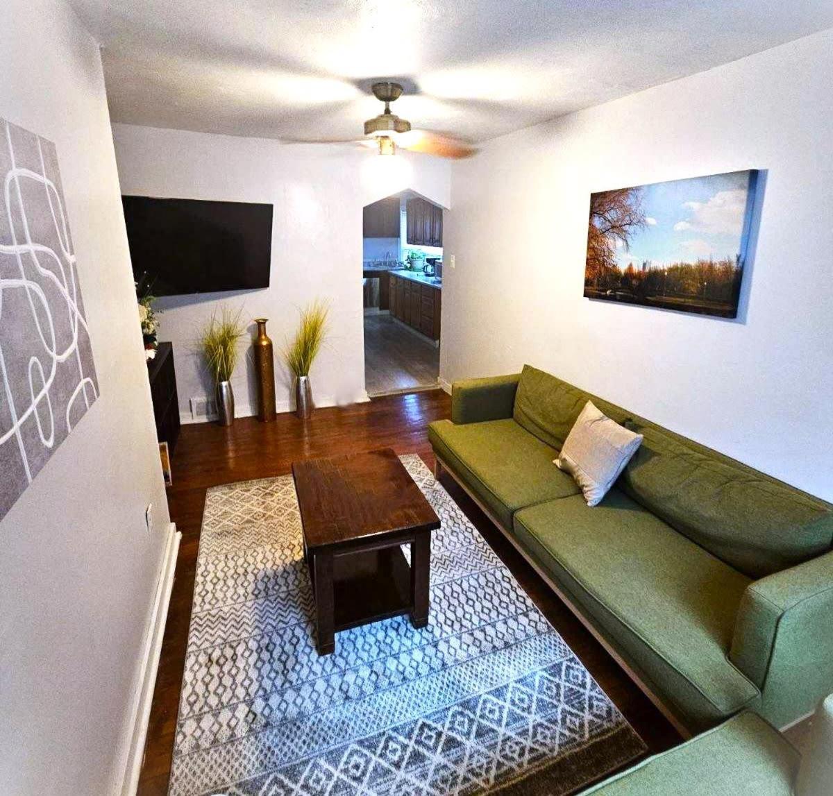 3 Bedroom Southside Pad - Sleeps 8 - Amazing Location พิตต์สเบิร์ก ภายนอก รูปภาพ
