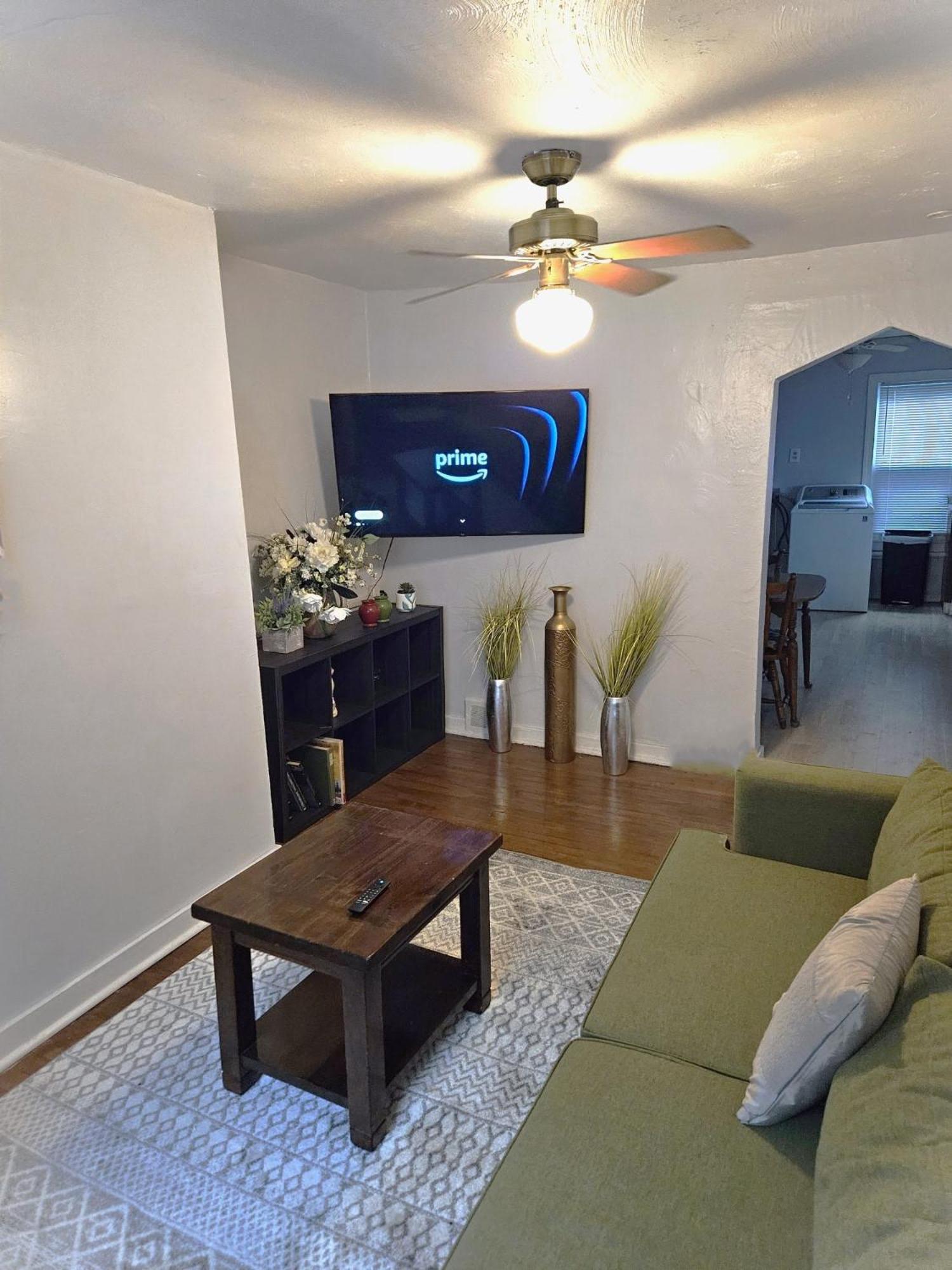 3 Bedroom Southside Pad - Sleeps 8 - Amazing Location พิตต์สเบิร์ก ภายนอก รูปภาพ